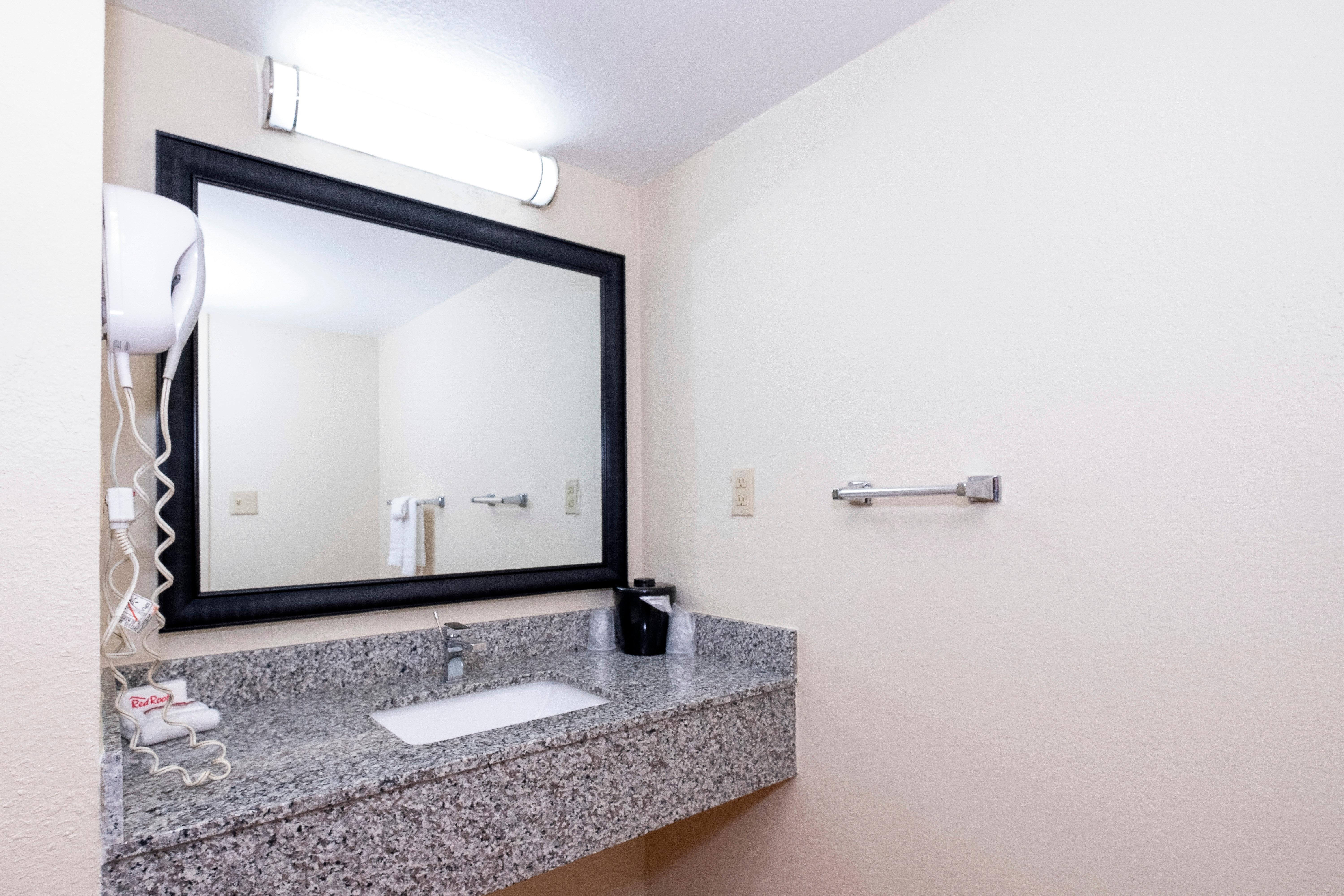 Red Roof Inn Houston North - Fm1960 & I-45 Westfield Экстерьер фото