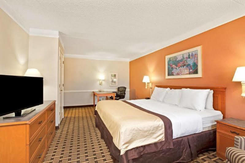 Red Roof Inn Houston North - Fm1960 & I-45 Westfield Экстерьер фото